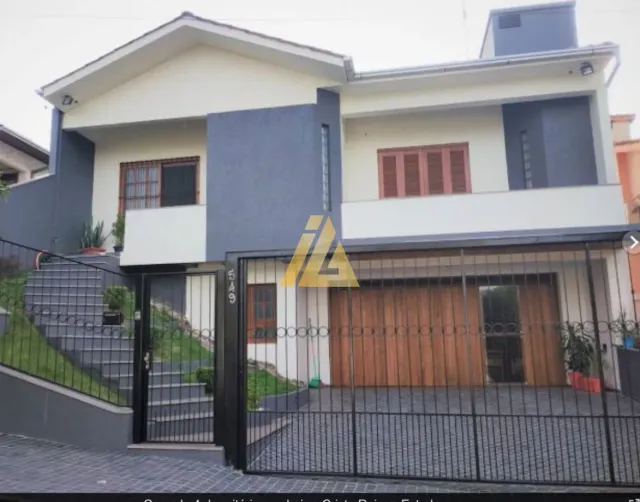 Casa com 4 dormitórios