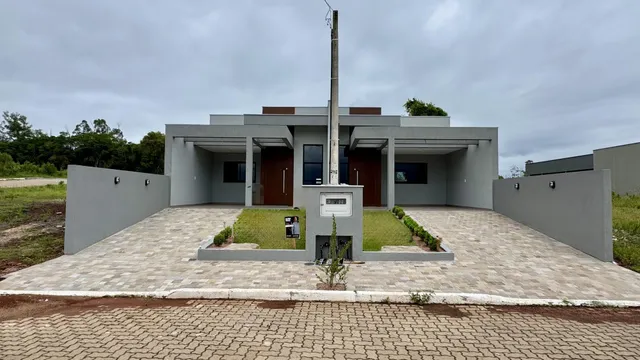 Casa geminada com 3 dormitórios
