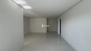 Apartamento com 3 dormitórios, foto 3