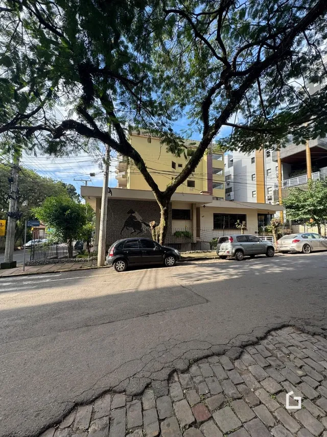 Fachada de um imóvel na rua em Lajeado, Brasil.