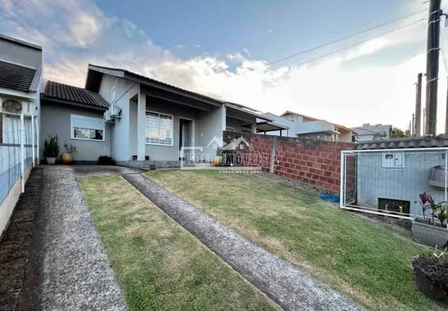 Casa geminada com 2 dormitórios