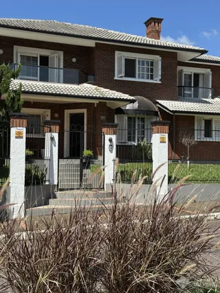 Casa com 3 dormitórios, foto 1