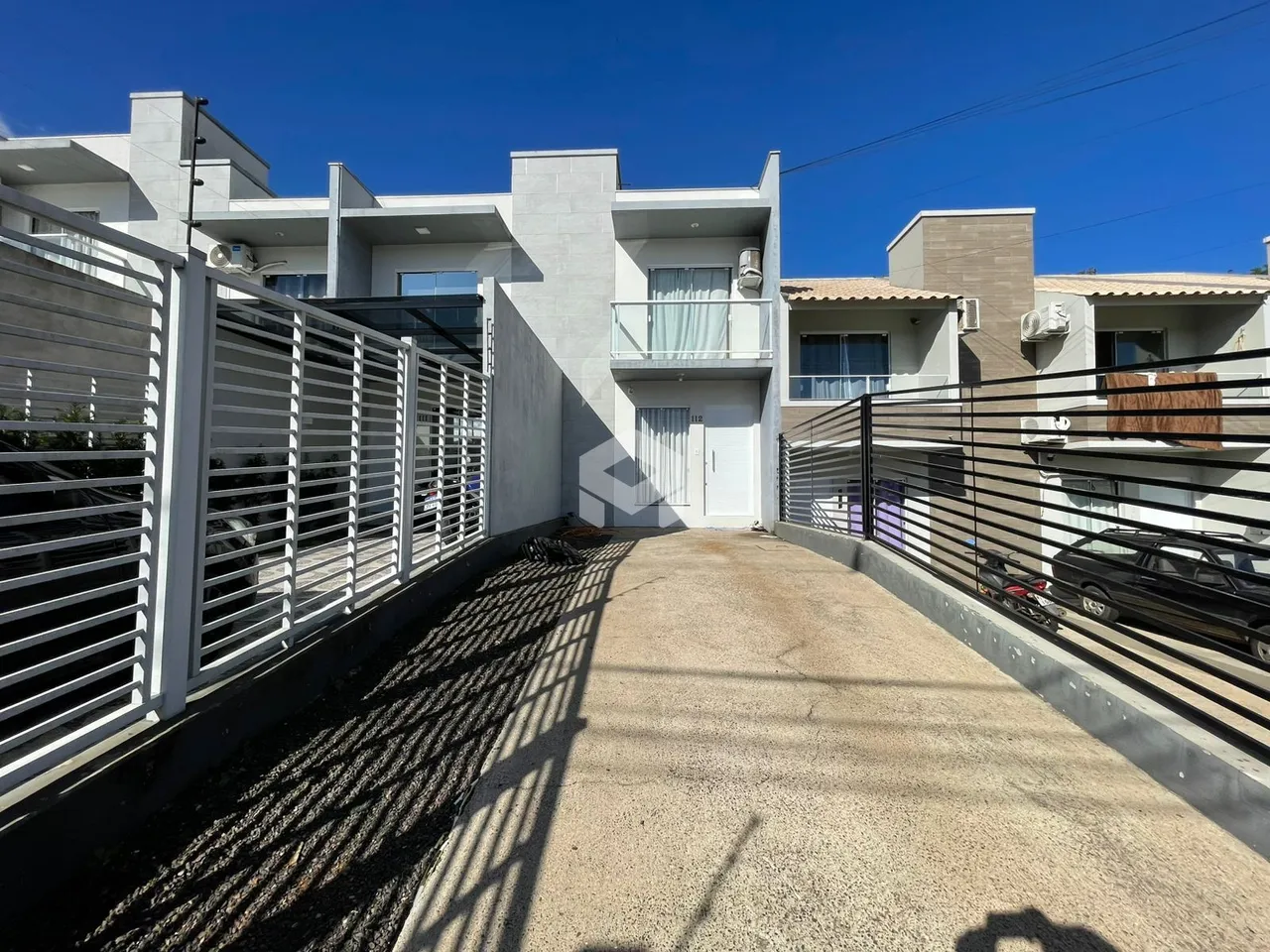Fachada moderna de um imóvel residencial em Lajeado, Brasil.
