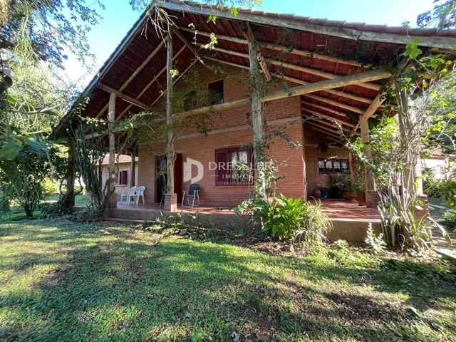 Área rural com 4 dormitórios