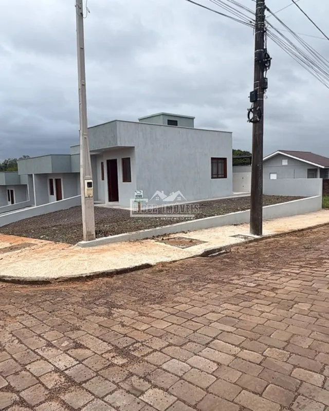 Casa geminada com 2 dormitórios