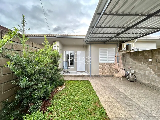 Casa geminada com 2 dormitórios