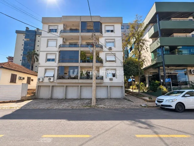 Fachada de um prédio residencial na rua em Lajeado, Brasil.