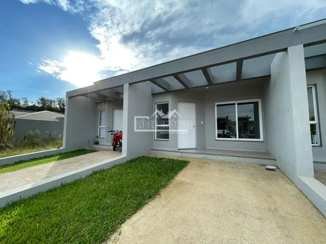 Casa geminada com 2 dormitórios