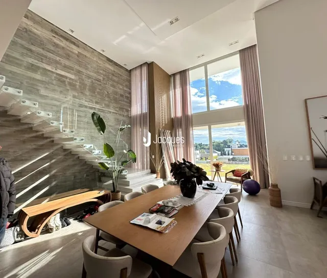 Casa com 4 dormitórios, foto 2