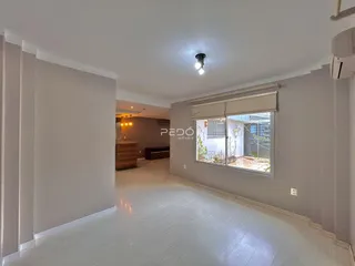 Corredor interno de uma residência em Lajeado.