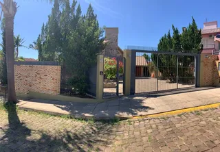 Casa com 4 dormitórios, foto 1