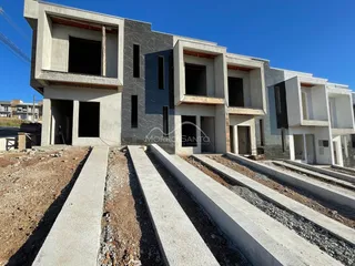 Fachada de um prédio residencial em construção em Lajeado, Brasil.