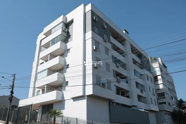 Fachada de um prédio residencial em Lajeado, Brasil.