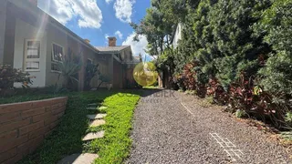 Casa com 4 dormitórios, foto 1