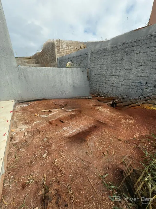 Casa geminada com 2 dormitórios