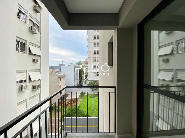 Vista da fachada de um prédio residencial em Lajeado, Brasil.