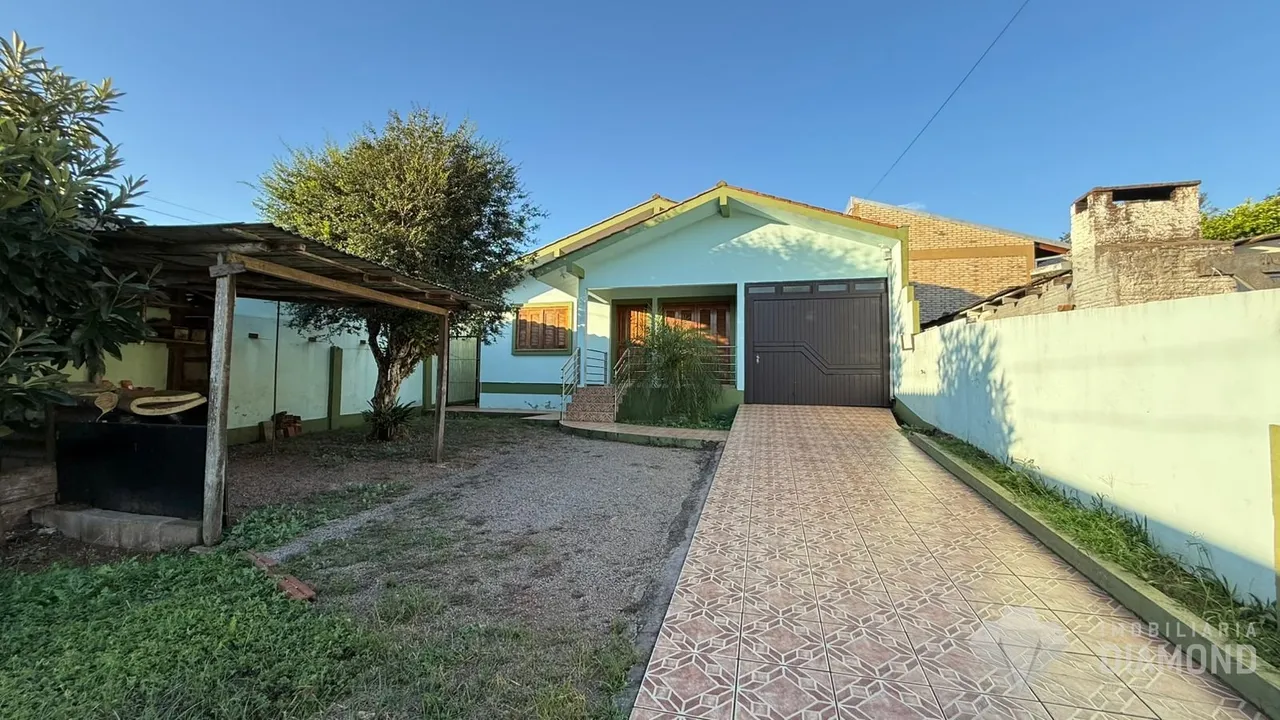Casa com 4 dormitórios, foto 1