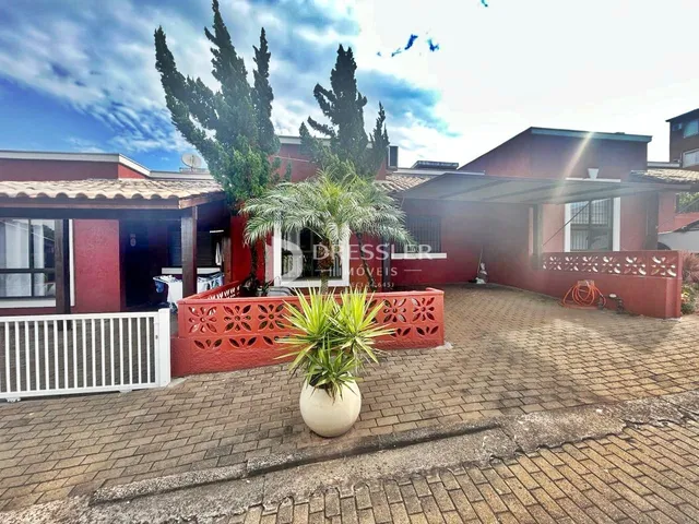 Casa geminada com 3 dormitórios