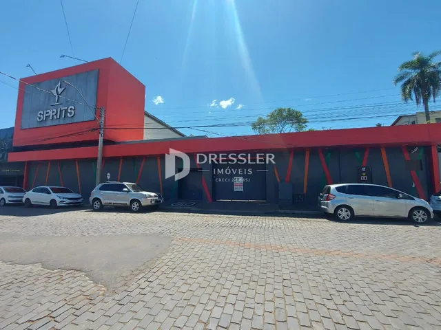 Fachada de um imóvel comercial em Lajeado, Brasil.