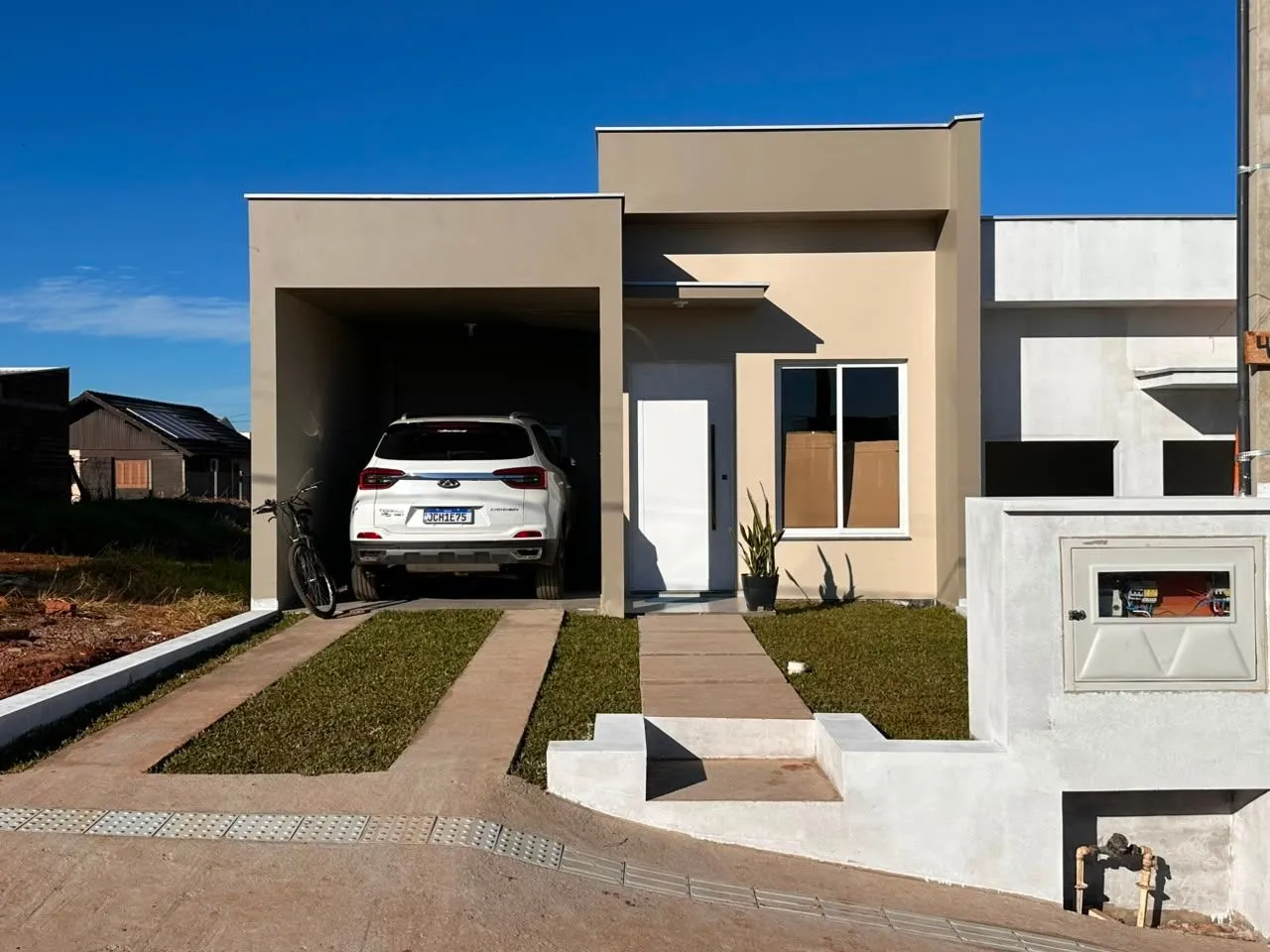 Casa geminada com 2 dormitórios, foto 1