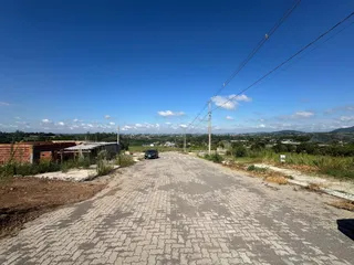 Vista da rua em uma área residencial em Lajeado, Brasil.
