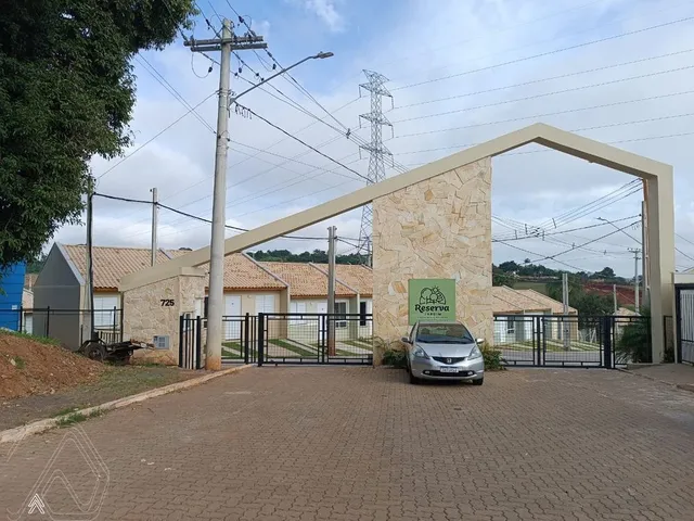Casa geminada com 2 dormitórios