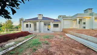 Fachada de uma residência em construção em Lajeado, Brasil.