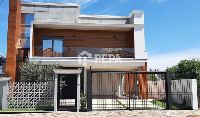 Casa com 4 dormitórios