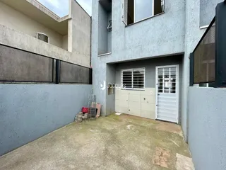 Fachada externa de um imóvel residencial em Lajeado, Brasil.