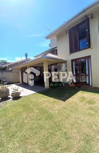 Casa com 3 dormitórios