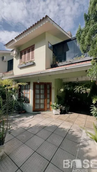 Sobrado com 3 dormitórios