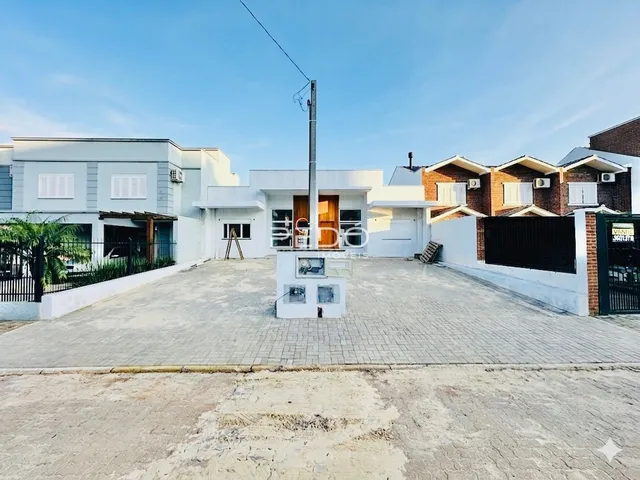 Fachada externa de uma residência moderna em Lajeado, Brasil.