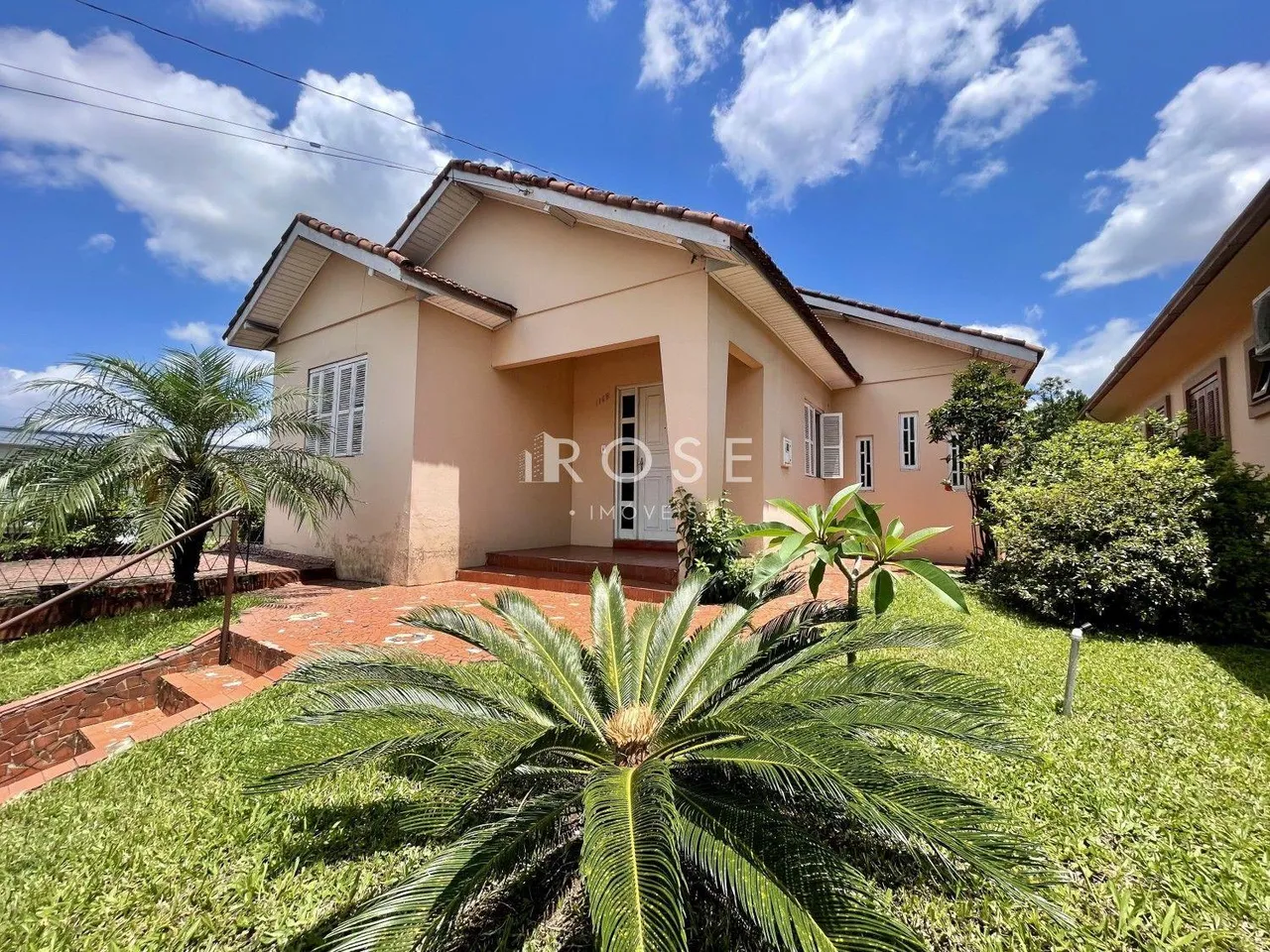 Casa com 5 dormitórios, foto 1