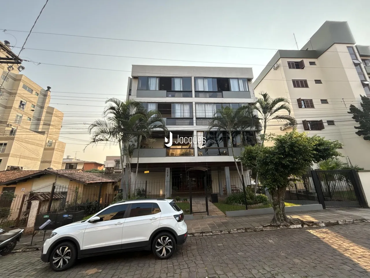 Fachada de um imóvel residencial em Lajeado, Brasil.