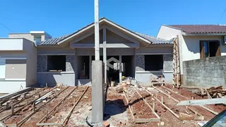 Fachada de casa em construção em Lajeado, Brasil.