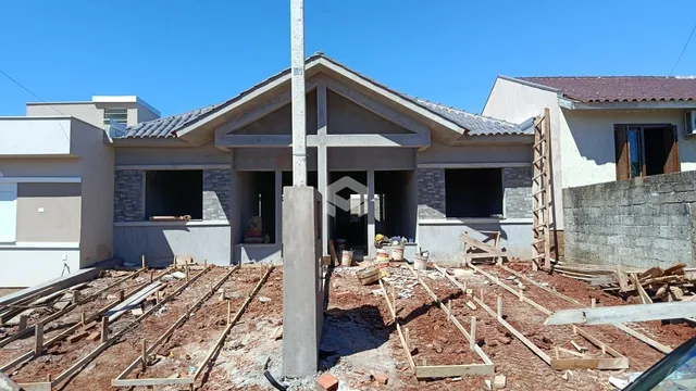 Fachada de casa em construção em Lajeado, Brasil.