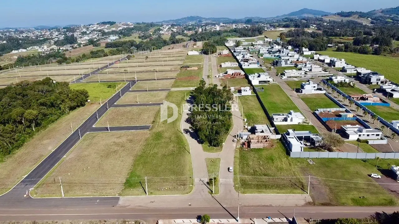 Vista aérea de um loteamento residencial em Lajeado, Brasil.