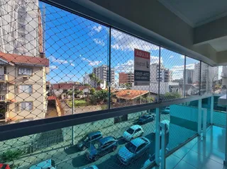 Vista da propriedade em Lajeado, Brasil, vista através do vidro.