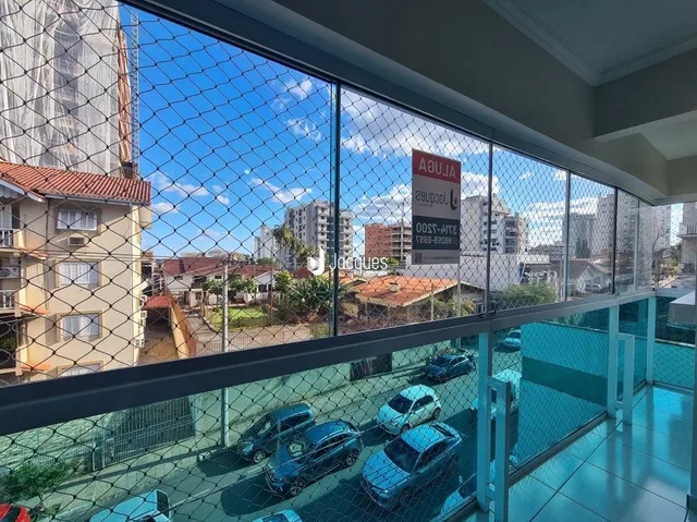 Vista da propriedade em Lajeado, Brasil, vista através do vidro.