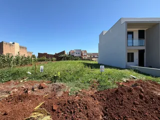 Vista externa de uma residência moderna em Lajeado, Brasil.