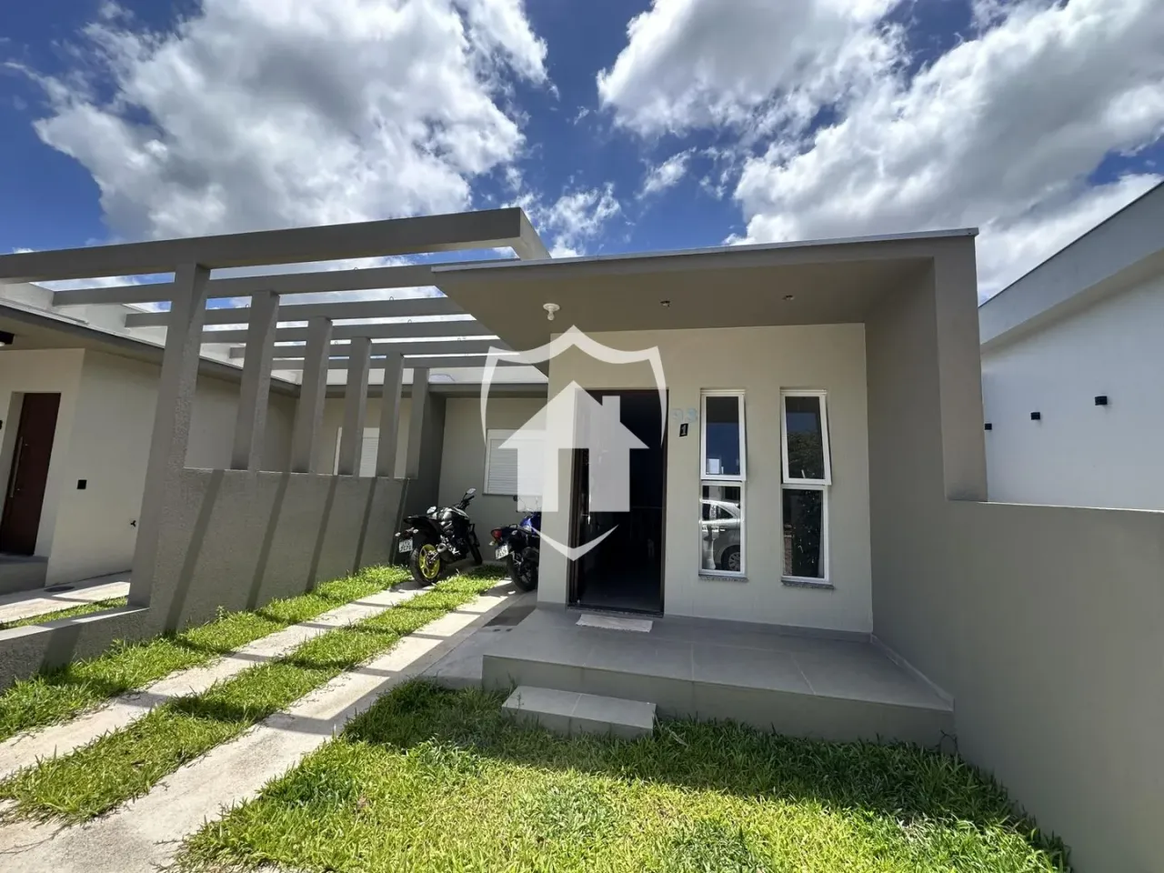 Casa geminada com 2 dormitórios, foto 1