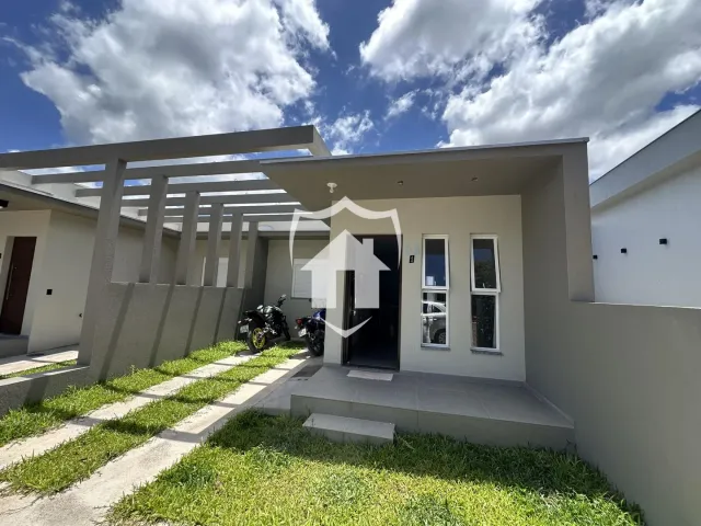 Casa geminada com 2 dormitórios