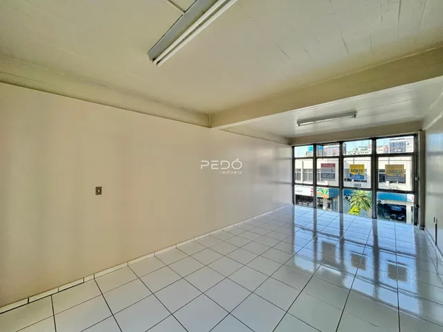 Corredor interno de um imóvel em Lajeado, Brasil.