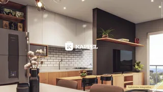 Cozinha moderna com armários brancos e bancadas de madeira.