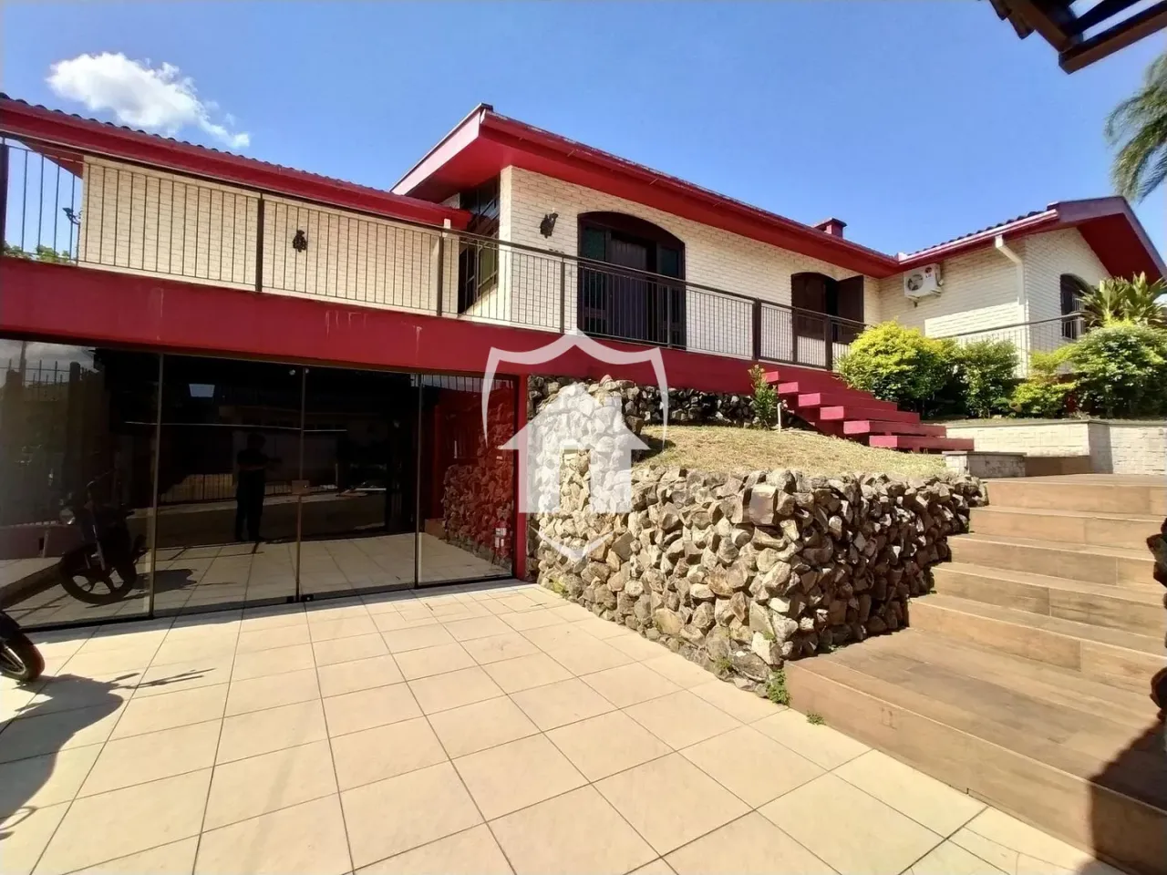 Casa com 7 dormitórios, foto 1