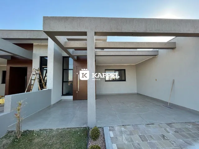 Fachada de uma residência moderna com área externa em Lajeado, Brasil.