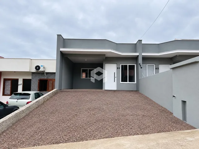 Casa geminada com 2 dormitórios