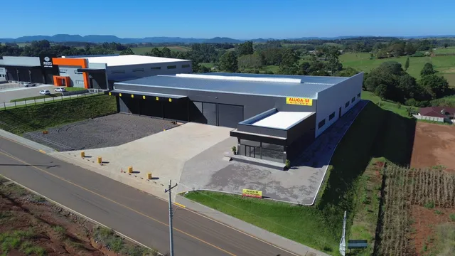 Vista externa de um prédio comercial em Lajeado, Brasil.