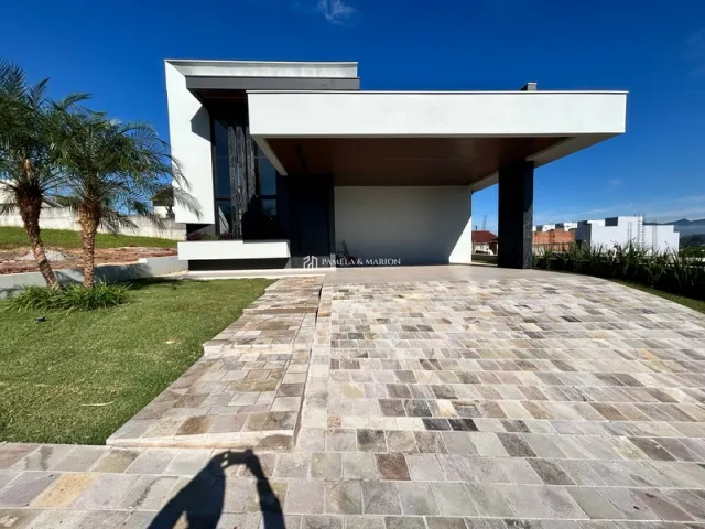 Casa com 3 dormitórios