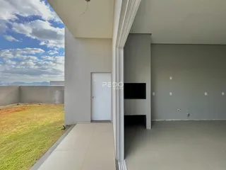 Vista da fachada e entrada de uma residência em Lajeado, Brasil.